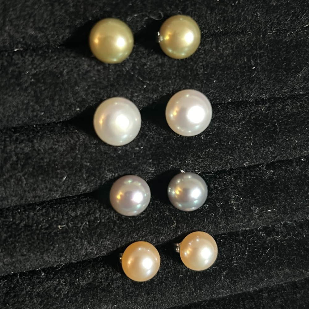 7 Pairs Cultured Freshwater Natural and Dyed Pearl Round Stud Earring Set - Picture 3 of 4